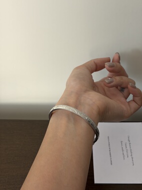 734钛钢不掉色开口卡扣手镯雕花藤蔓复古高级清冷新中式手环