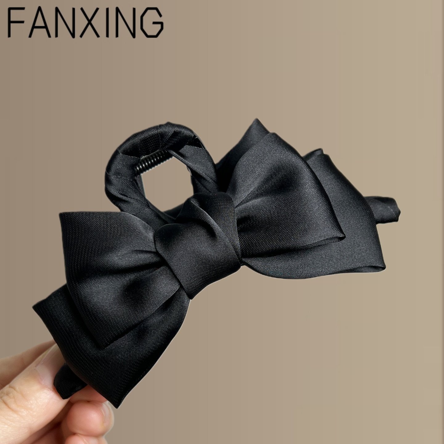 【首尔假日】缎面蝴蝶结抓夹显发量鲨鱼夹气质盘发夹甜美旅行发卡,淘宝优惠券,粉丝福利购,淘宝优惠卷