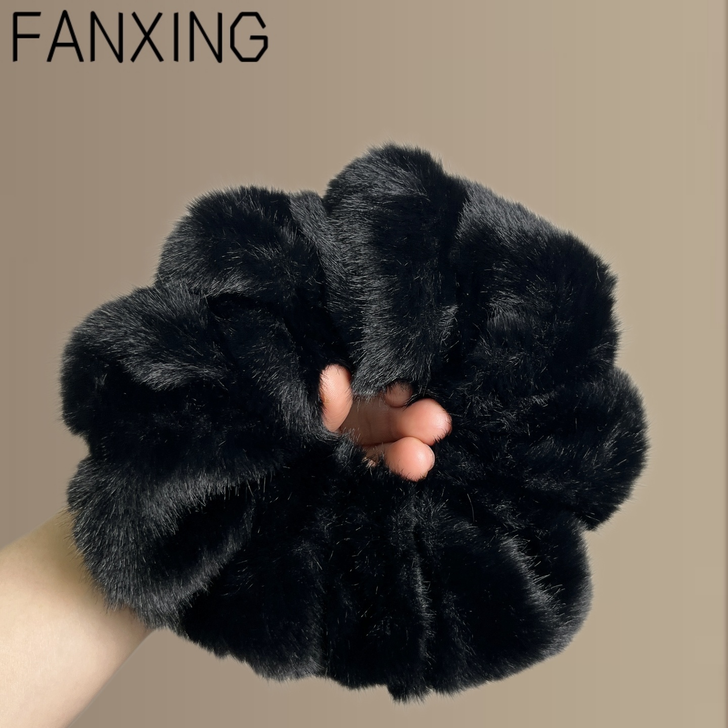 【舒适主义】高级感毛绒大肠发圈复古百搭发绳丸子头绳旅行发卡 - 图1