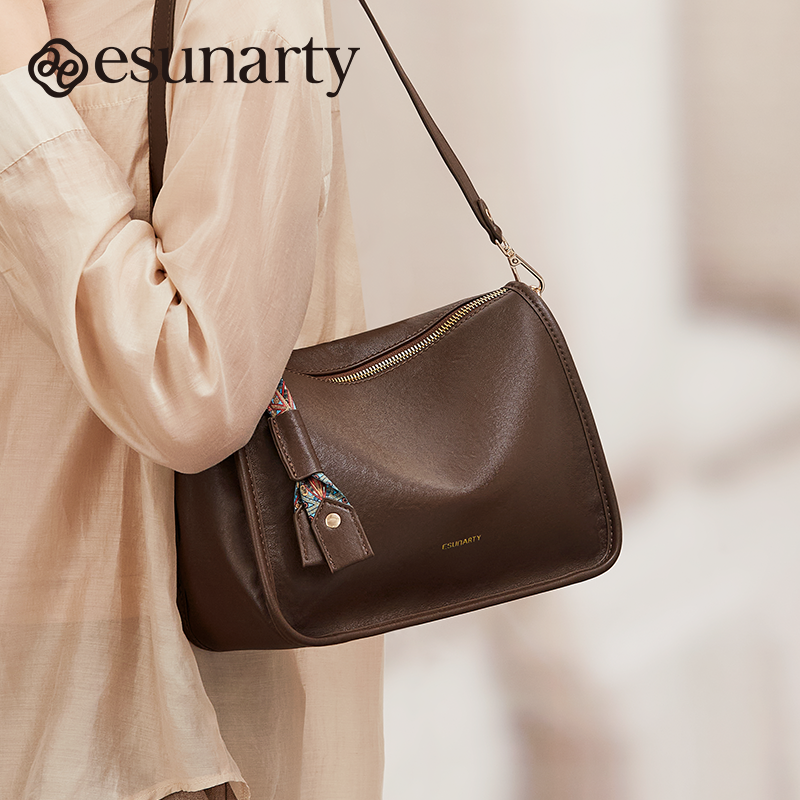 真皮枕头包女式2025新款复古大容量波士顿斜挎包女款单肩包秋冬季,淘宝优惠券,粉丝福利购,淘宝优惠卷
