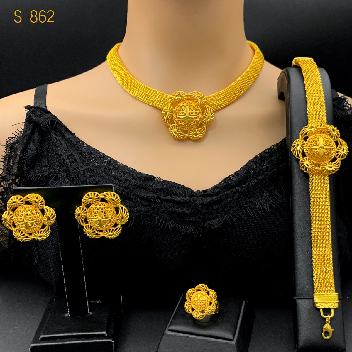 Cross-border hot-selling Dubai gold jewelry Middle Eastern ladies gift necklace earrings ring bracelet not easy to fade four-piece set