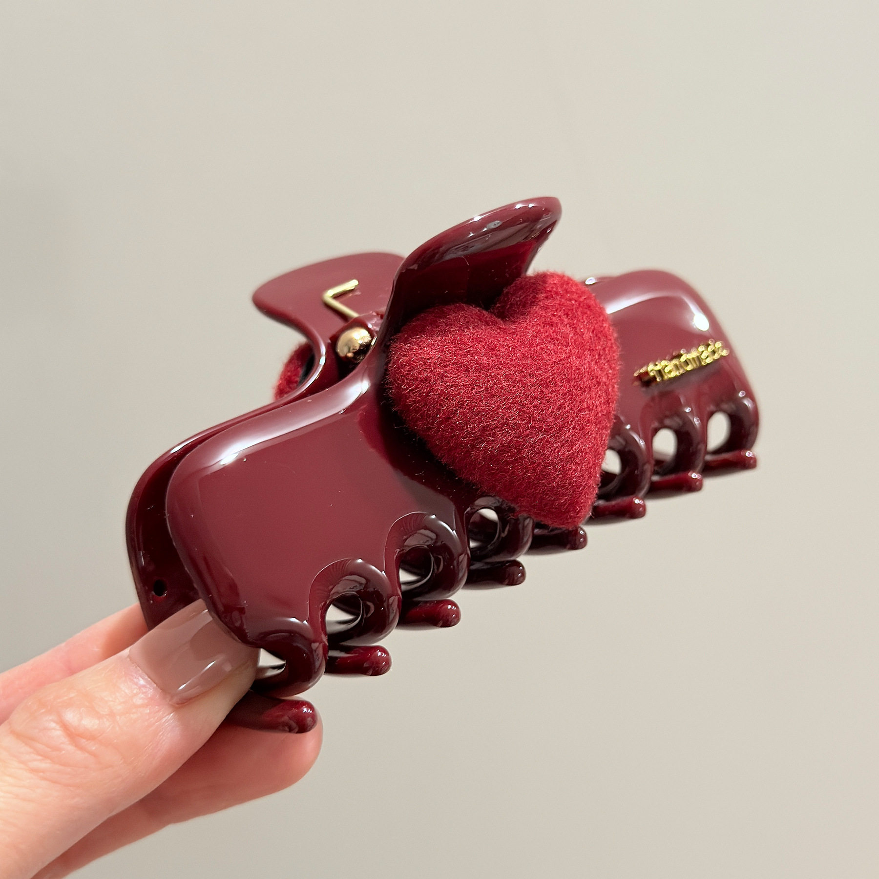 韩国酒红毛呢爱心中号醋酸抓夹洋气高马尾后脑勺鲨鱼夹半扎发夹子,淘宝优惠券,粉丝福利购,淘宝优惠卷