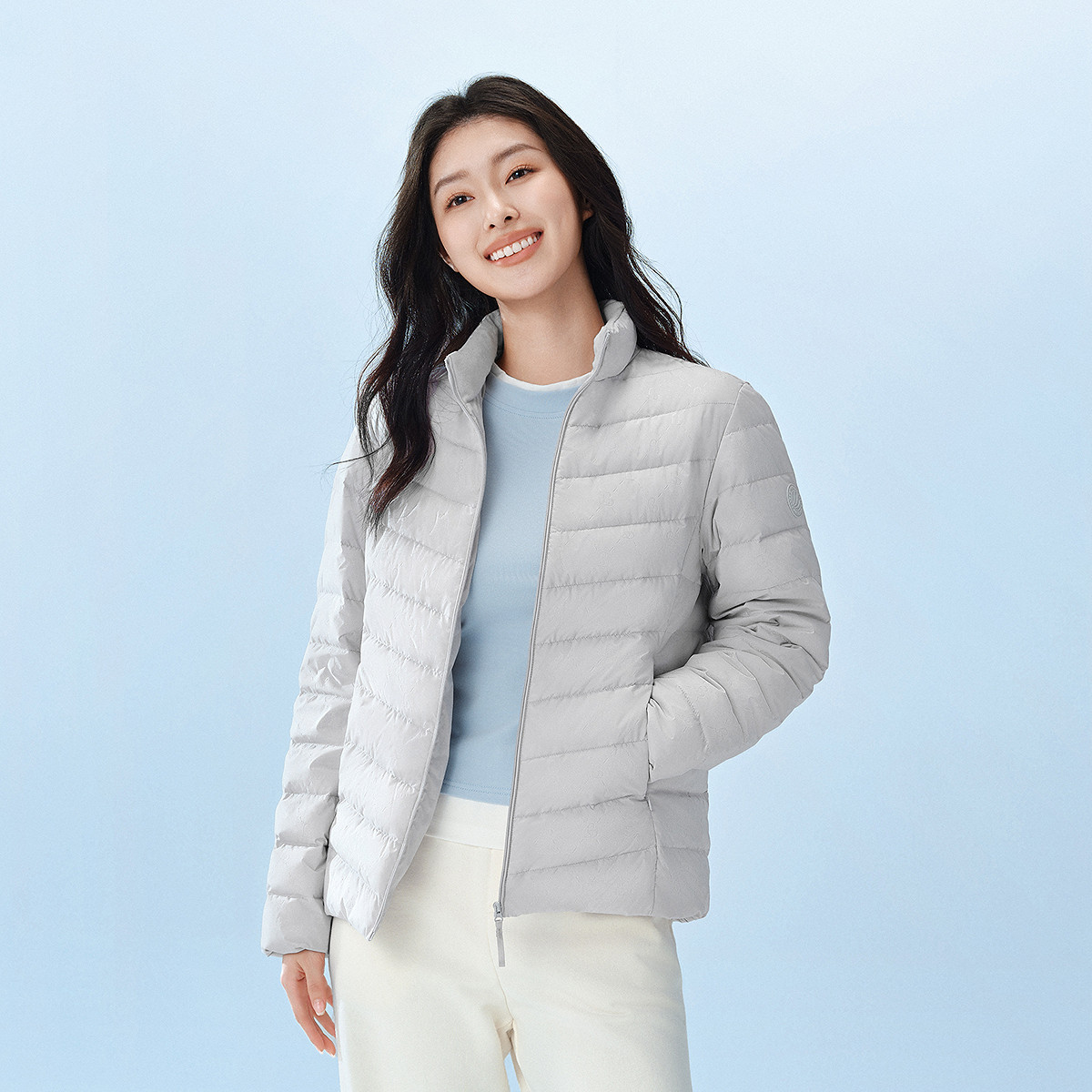 波司登2025春秋款女短款基础轻暖经典立领通勤百搭轻薄羽绒服