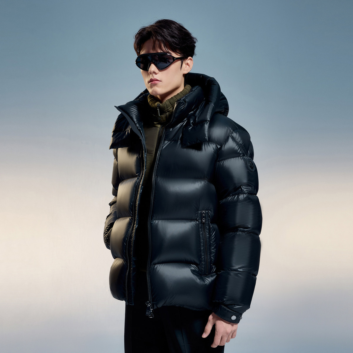 波司登2024冬季男女同款高端泡芙鹅绒800蓬加厚轻盈时尚羽绒服