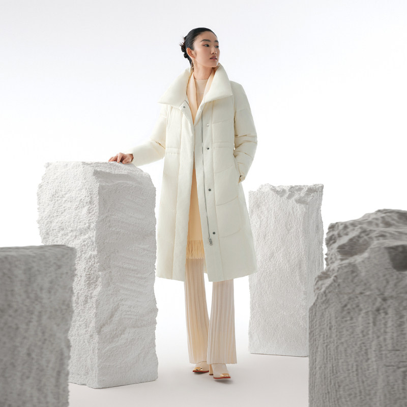 波司登冬季翻领时尚收腰长款女长东方美学鹅绒羽绒服B30144582