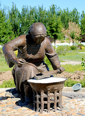 玻璃钢仿铜蒙古族人物雕塑