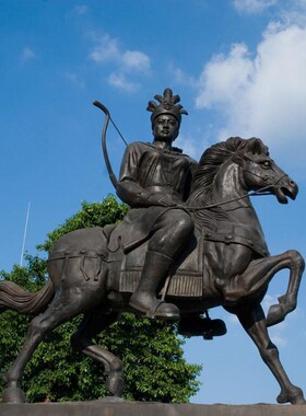 将军人物雕塑古装士兵战争道具