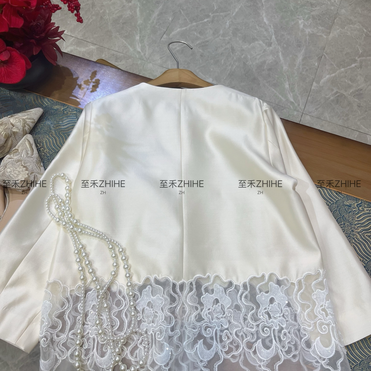 阅悦式桑蚕丝丝毛下摆拼欧根纱绣花小衫（含53羊毛）YS2w053 - 图1