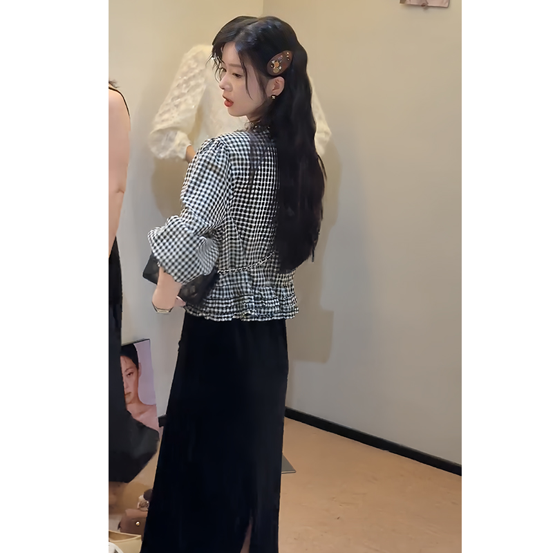 韩系早秋穿搭一整套气质减龄时尚格子花边衬衫丝绒半身裙两件套女 - 图1