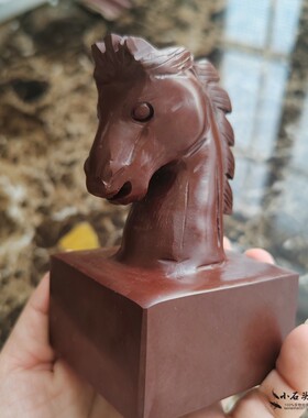 复古玉石生肖马中式雕刻桌面摆件
