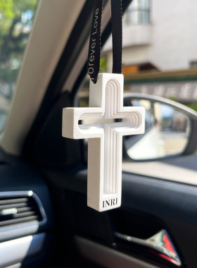 车载香薰简约时尚汽车车挂件汽车后视镜挂饰衣柜香薰饰品挂链礼品