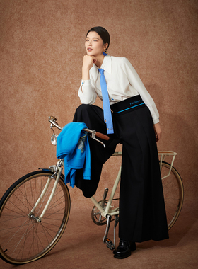 趣味多搭BBLLUUEE粉蓝衣橱2026春夏复古多巴胺日常休闲衬衫领带女