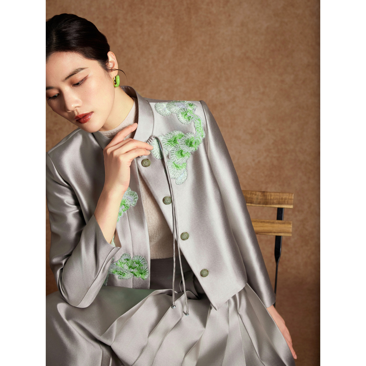 【诗意美学】粉蓝衣橱2026春女新款通勤精致刺绣短外套半身裙套装,淘宝优惠券,粉丝福利购,淘宝优惠卷