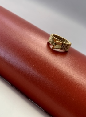 轻奢蝴蝶戒指不褪色钛钢镀真金