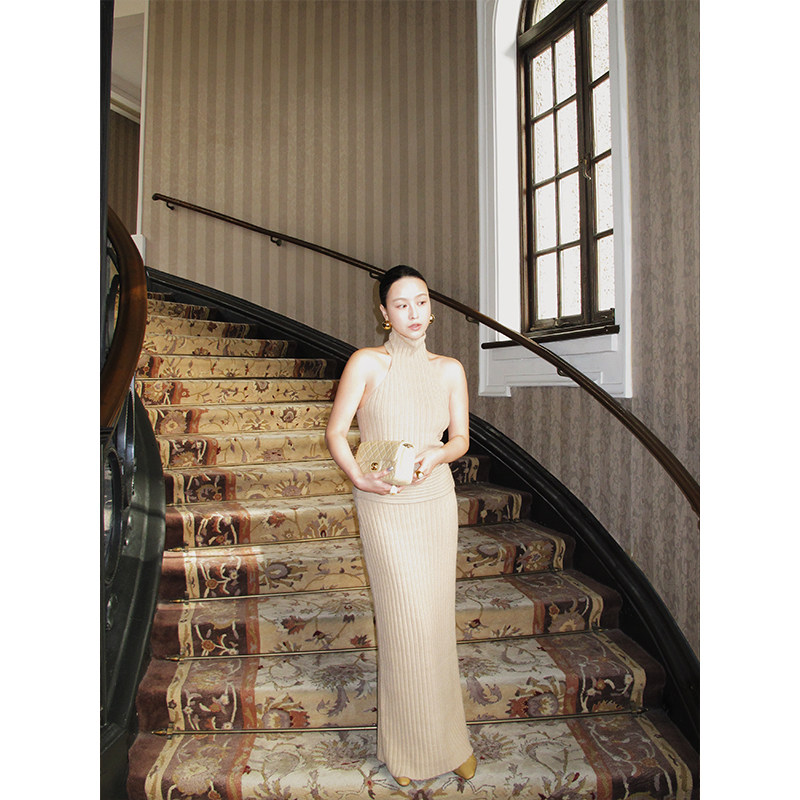 WEINISIAN朱小姐私服毛衣挂脖套装女冬针织背心半裙内搭2026新款,淘宝优惠券,粉丝福利购,淘宝优惠卷