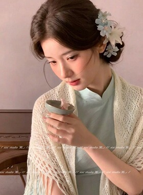 新中式轻薄针织流苏披肩三角巾女