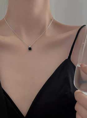 Z小姐999银黑色方牌吊坠项链