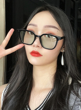 2024年新款方形简单粗框墨镜茶色