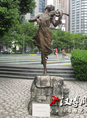 弹钢琴艺术家抽象雕塑园林景观