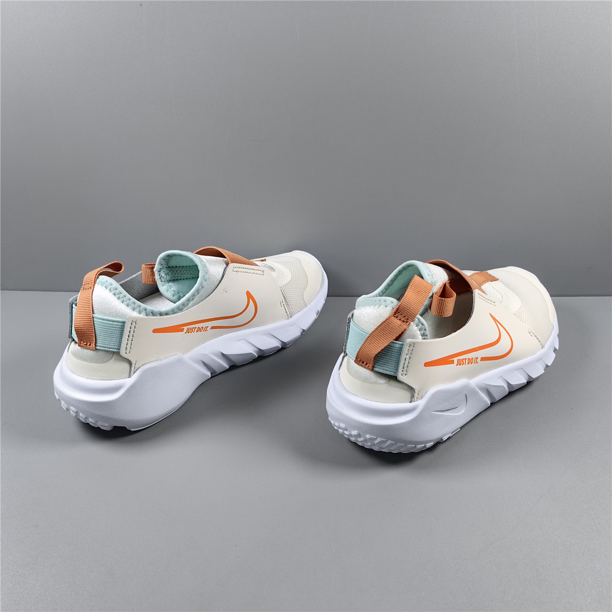 Nike/耐克 FLEX RUNNER 2 春夏大童轻便透气休闲运动跑步鞋FQ6865 - 图0