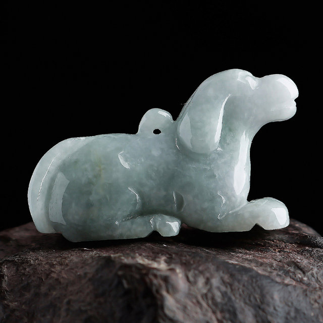 Three-dimensional zodiac dog pendant natural jade