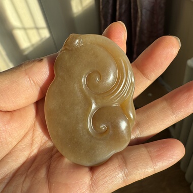 新疆和田玉且末料糖白玉貔貅手把件细润无暇无包容特色雕男女把玩