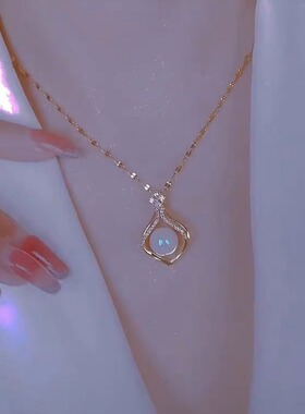 爆款小荷包珍珠项链女感时尚优雅吊坠小众设计钛钢锁骨链