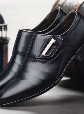 新中式风主人房配饰组合衣帽间