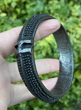 〓真正老〓清代纯黄铜天铁老铜藏文化藏族手工手镯 个性手镯