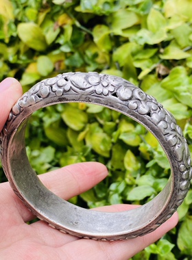 〓老手工〓纯手工打造老银手镯 少数民族老手工银饰 空心老银手镯