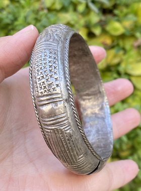 〓老工艺〓纯手工打造老银手镯 少数民族老手工银饰 映花老银手镯