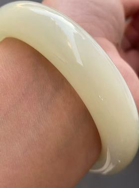 十三年老店推荐新疆糖白玉手镯色泽温润细腻油润性价比高油性十足