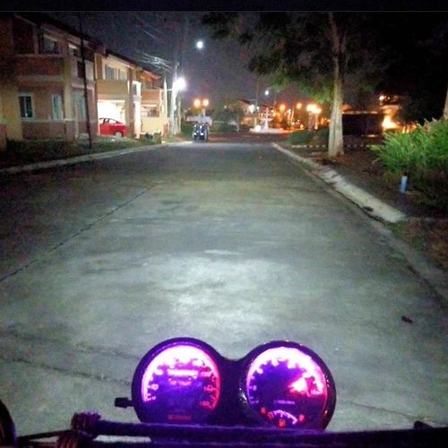 摩托车LED激光大灯透镜远近光一体三爪H4单爪P15D双爪电动车灯泡 - 图1