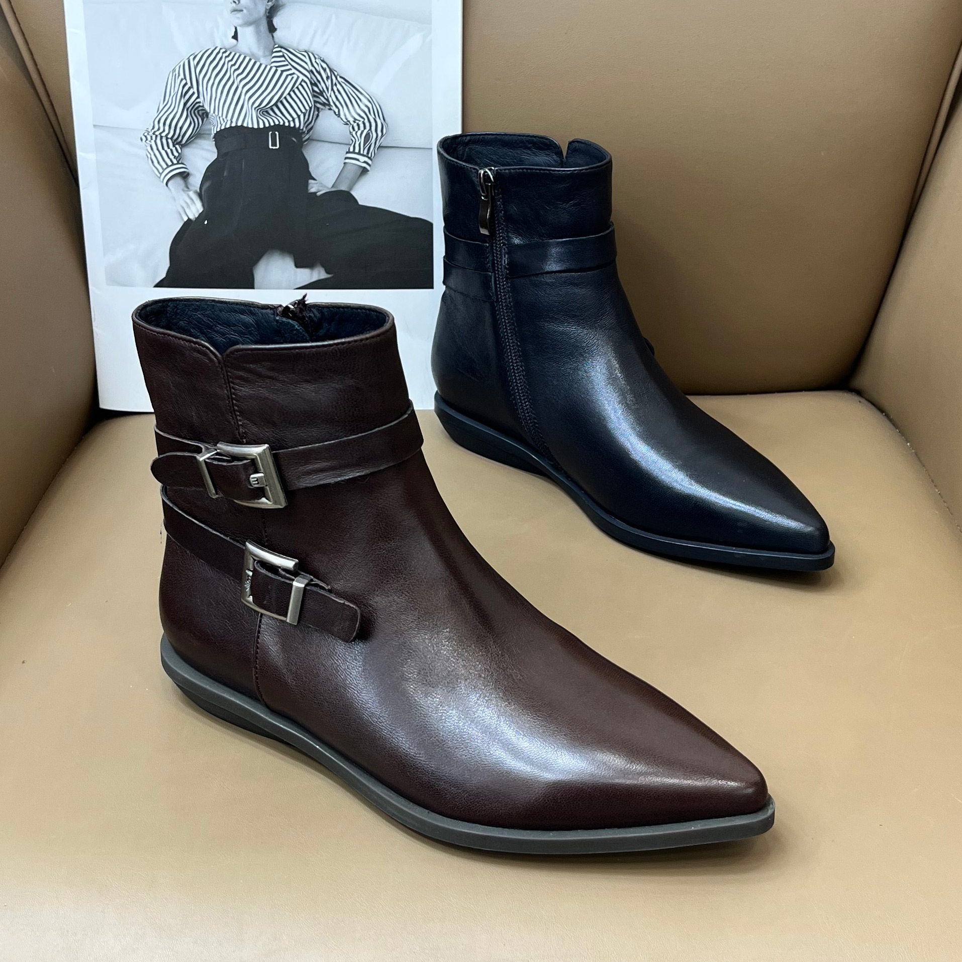 欧洲站2025秋冬新款女鞋复古真皮尖头平底加绒时尚短筒百搭短靴子,淘宝优惠券,粉丝福利购,淘宝优惠卷