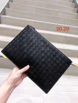 Large Capacity Letter Enveloping Woven Hand Grab Bag Fashion Hand Grab Bag Mens Bag Business High-end Leather Casual Mobile Phone Card Bag