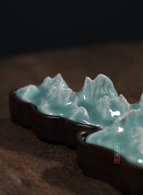 觅青堂龙泉青瓷带托摆件