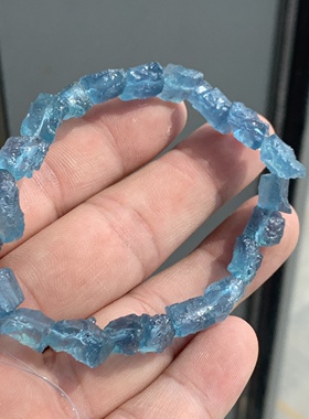 天然海蓝宝原石手串女款魔鬼蓝高冰透蓝水晶随形手串手链时尚饰品