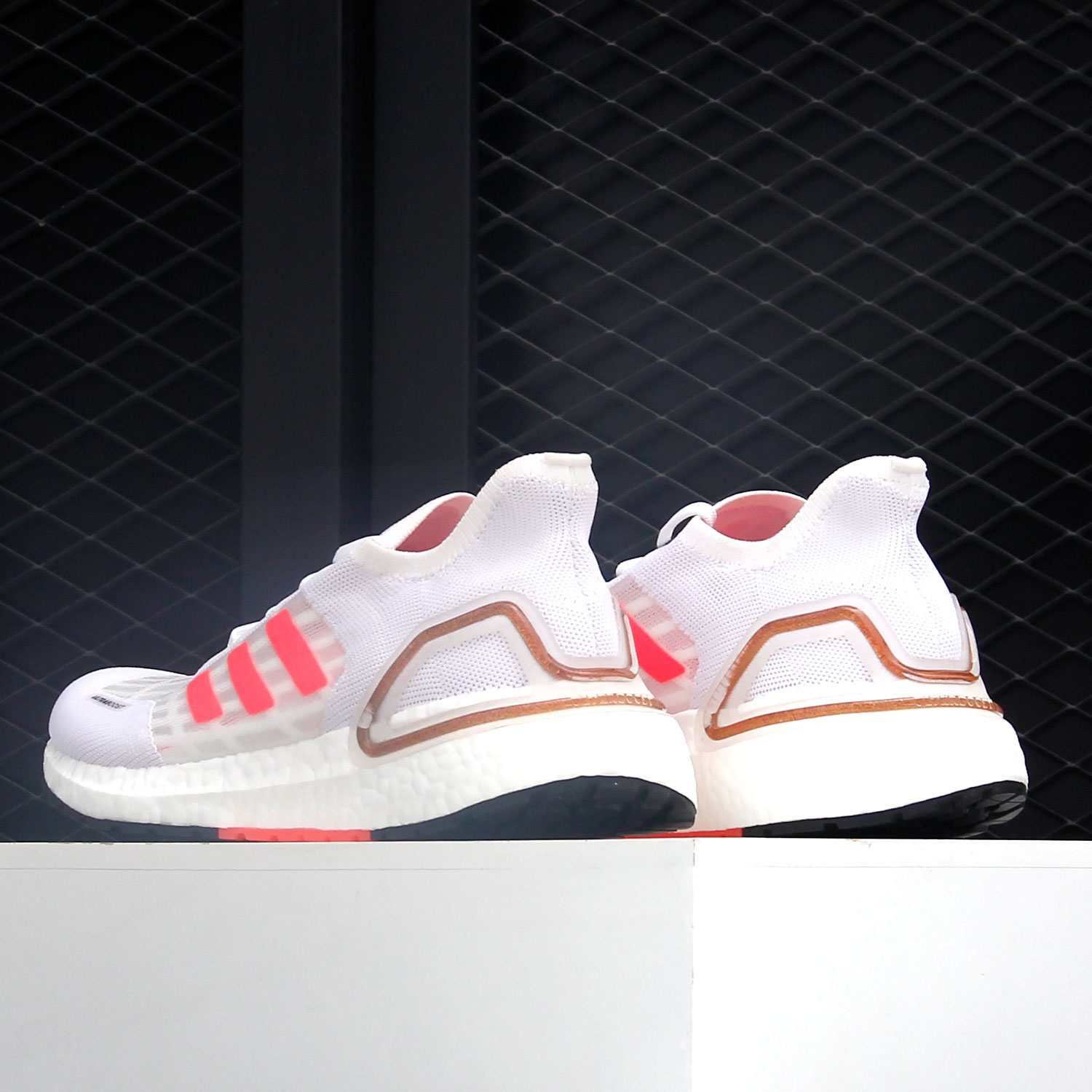 Adidas/阿迪达斯正品 ULTRABOOST S.RDY W 女子运动跑步鞋 FW9773 - 图1