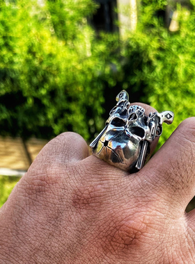 渡鸦原创欧美双枪骷髅925银戒指