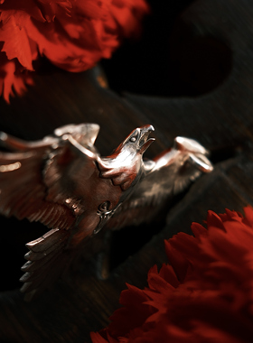 渡鸦工作室原创专属大鹰吊坠925银饰手工林赛雕金老鹰挂坠项链