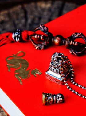 渡鸦虎年特别款虎头情侣印章吊坠