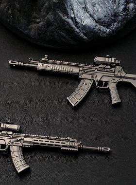 QBZ191枪模钥匙扣金属射击游戏周边95步枪武器模型包挂件伞绳挂饰