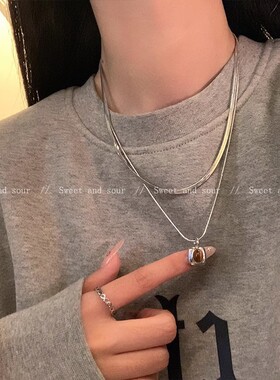 轻奢小众高级感双层叠戴虎眼石吊坠项链女复古美拉德咖色锁骨链