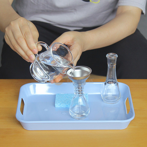 蒙氏教具蒙生蒙台梭利教室日常生活用品 迷你漏斗 小漏斗插花工作 - 图1