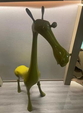 轻奢风家居客厅角落大理石雕塑台透明树脂材质玄关抽象感环氧摆件