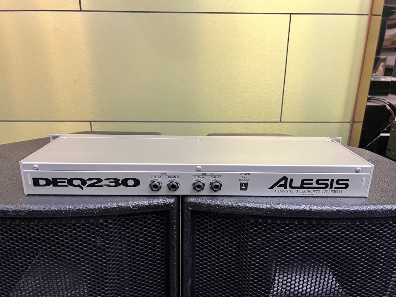 二手原装美国ALESIS 爱丽丝DEQ230 2通道数字图示均衡器 - 图2