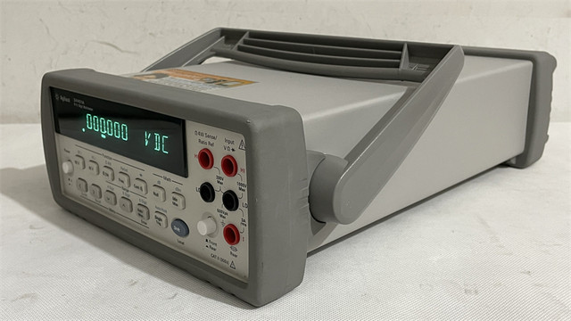 Agilent digital multimeter 34401A digital display