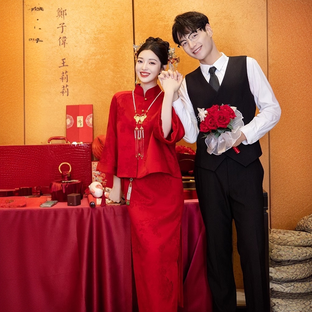 2025年秋冬季新娘敬酒服新中式旗袍晨袍红色订婚礼服裙两件套回门 - 图2