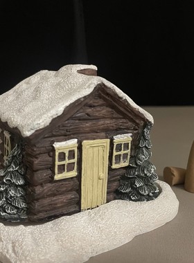 跨境新款圣诞节装饰道具圣诞烟囱雪屋香炉家居办公摆件树脂工艺品