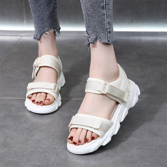 Sandalias de mujer cómodas, modernas y versátiles.